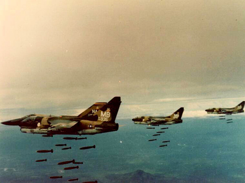 Note F-111 pointed nose